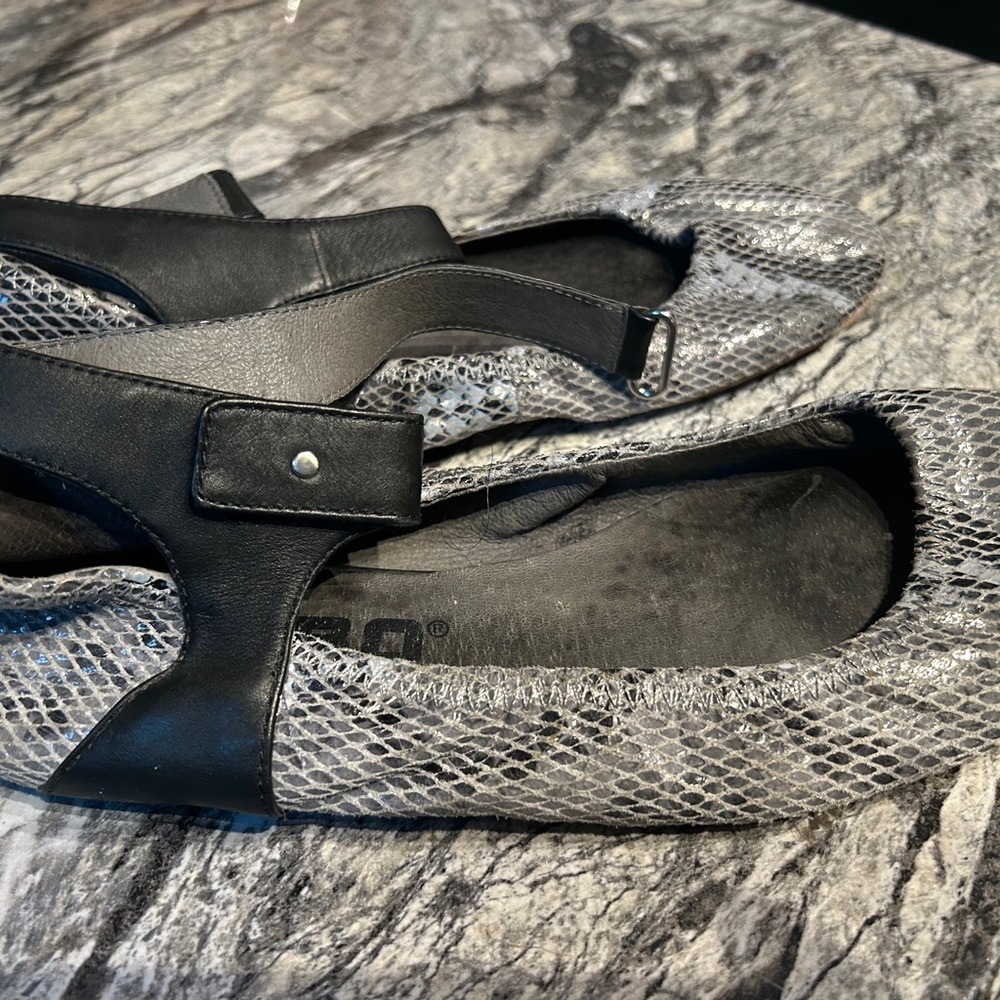 Tsubo Gray Snake-Print Mary Jane Flats with Black Strap
